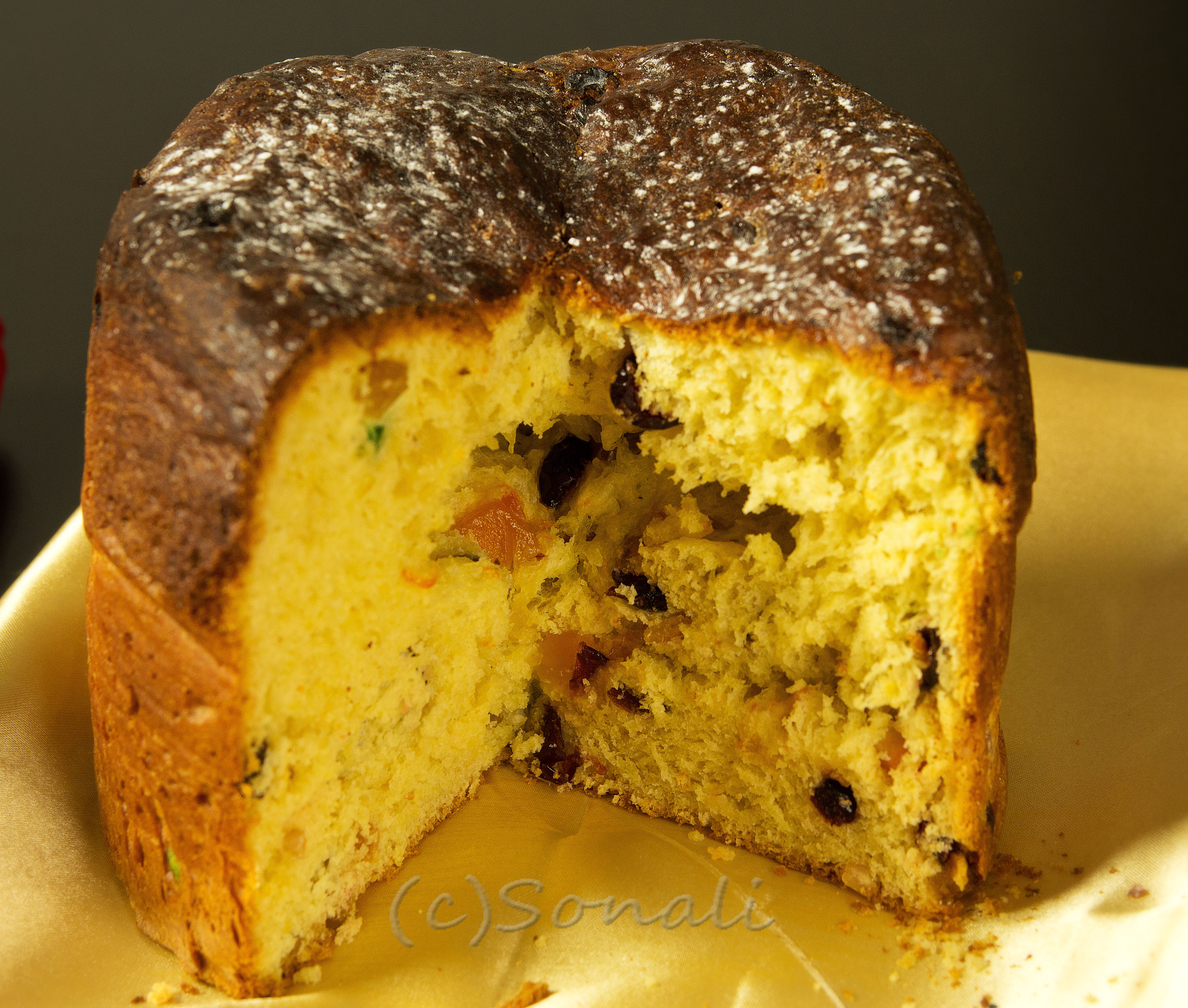 Panettone: Italian Christmas Sweet Bread